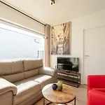 Casa de Férias New Dahlia 13 With Parking By Interhome Bredene