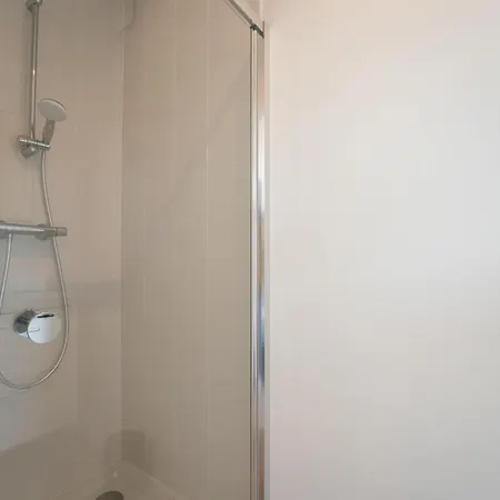 New Dahlia 13 With Parking By Interhome * بريدين