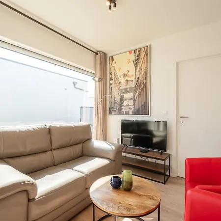 Dom wakacyjny New Dahlia 13 With Parking By Interhome Bredene